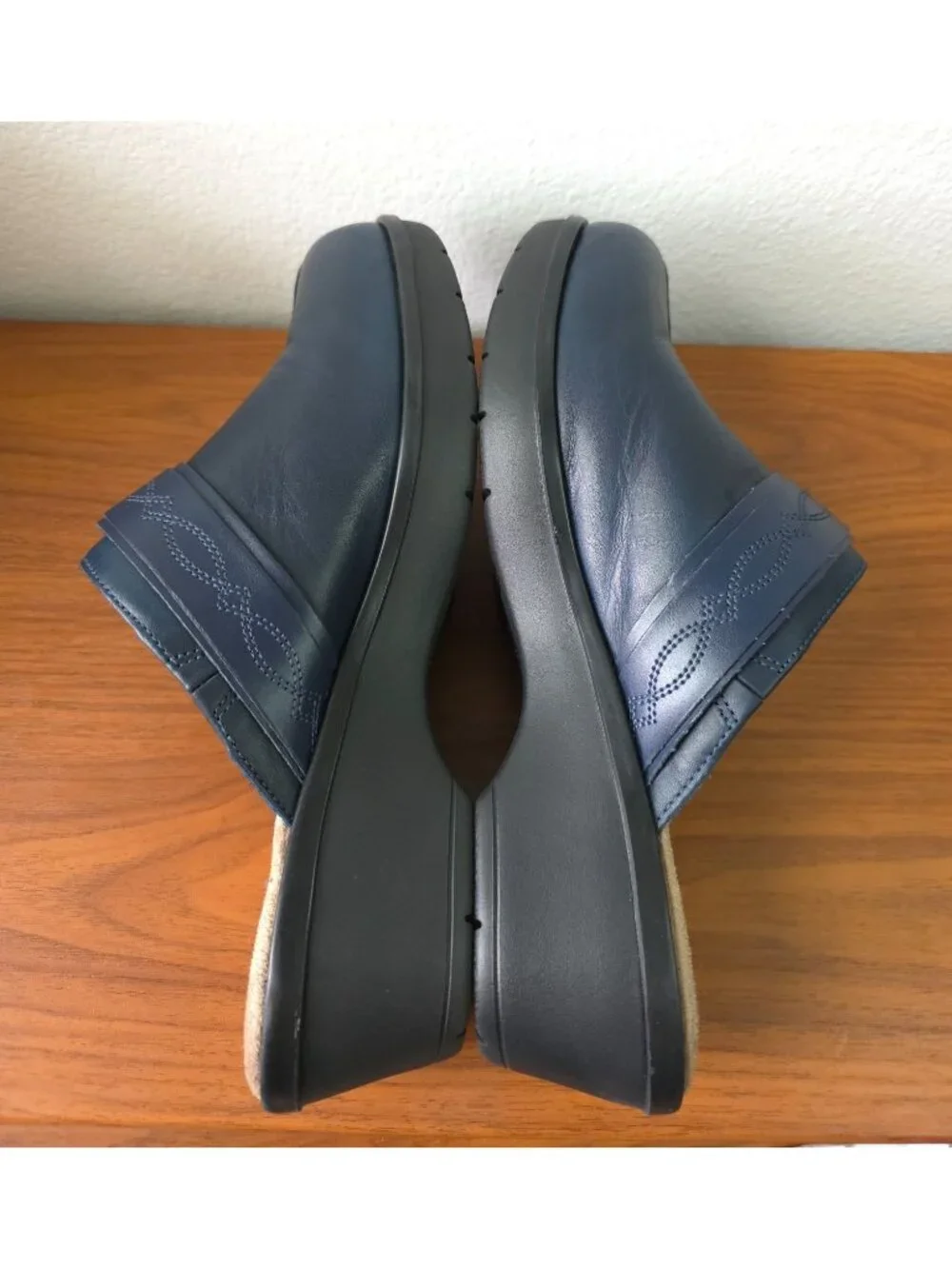 Easy Spirit PINE Navy Blue Leather Buckle Slip-On Clogs Mules Womens Sz 9.5 WW - Picture 5 of 8